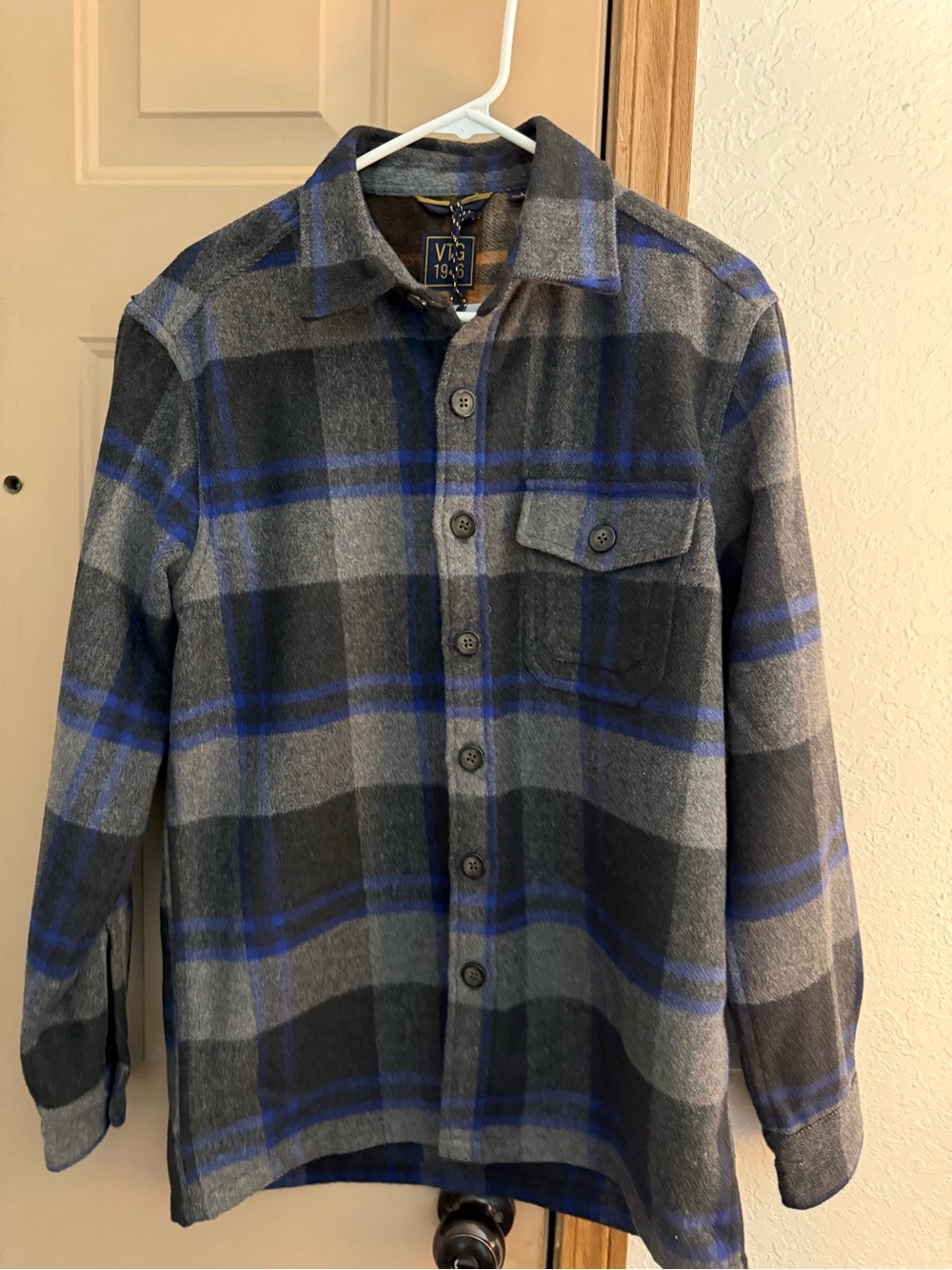 Vintage 1946 Gray and Blue Plaid Lightweight Shirt Jacket